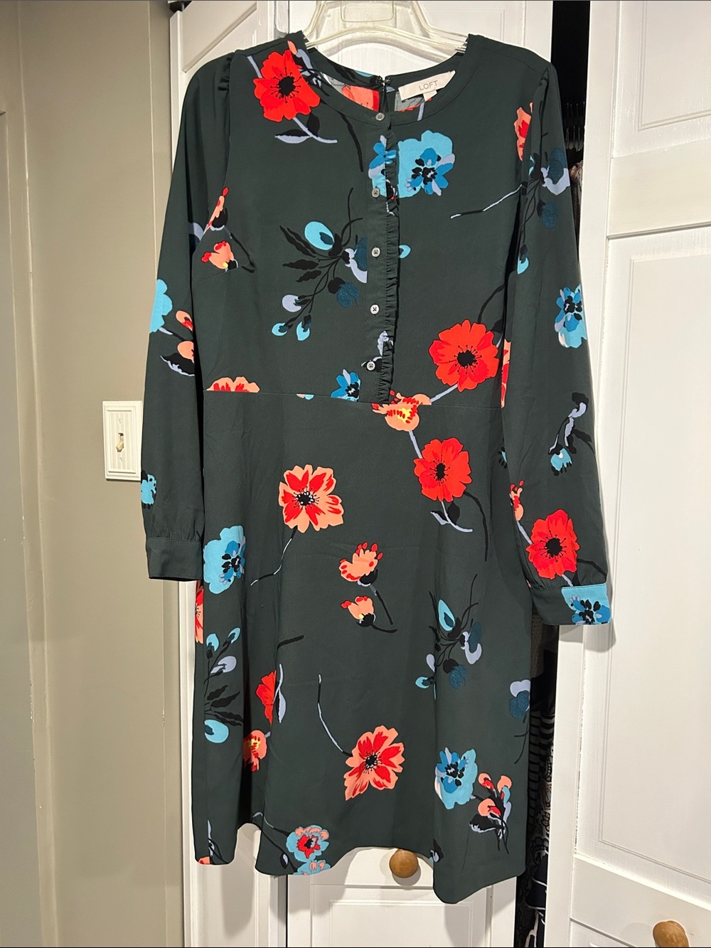 LOFT Dark Green Floral Long-Sleeve Shift Dress